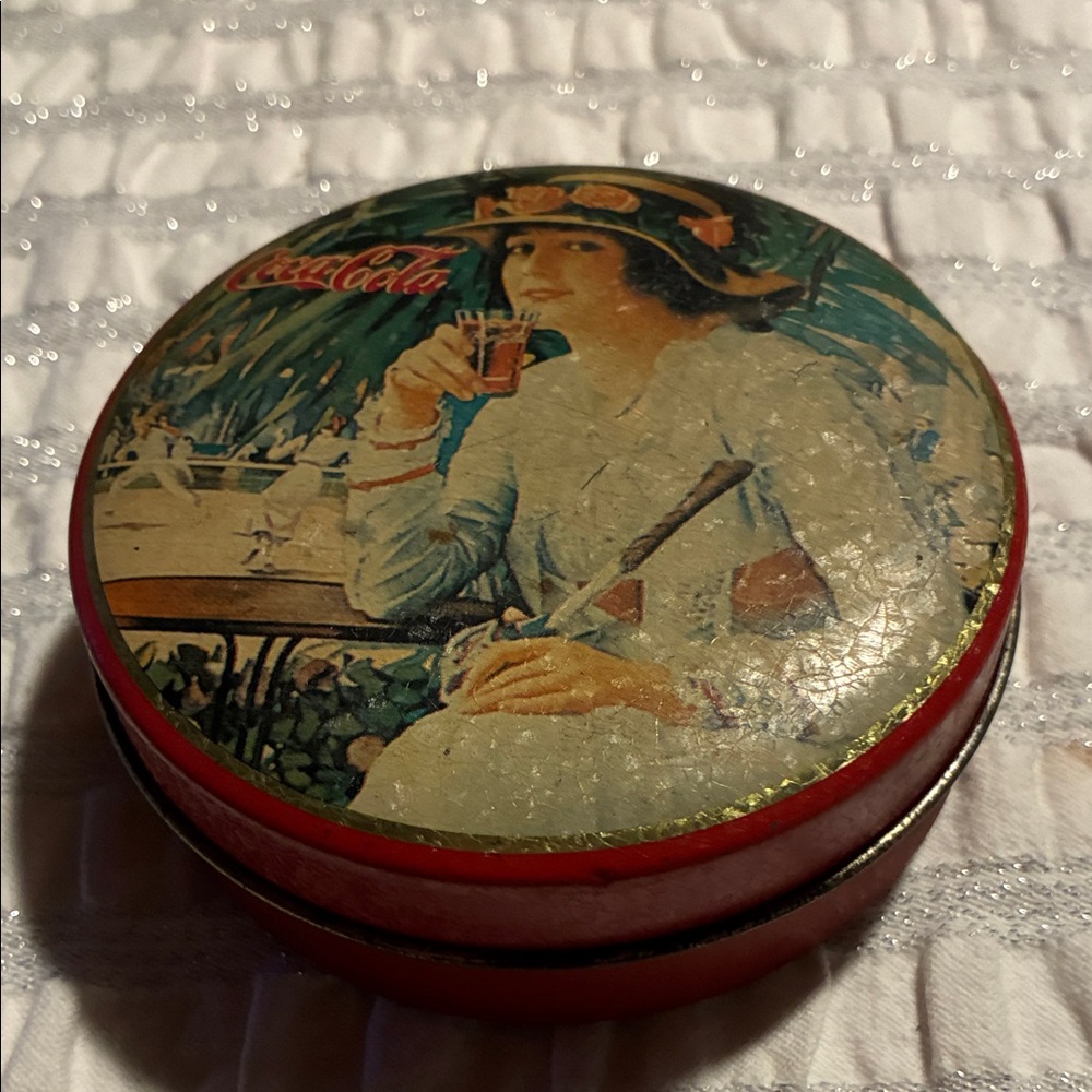 Coca-Cola Red and Green Vintage 1993 small Decorative Tin